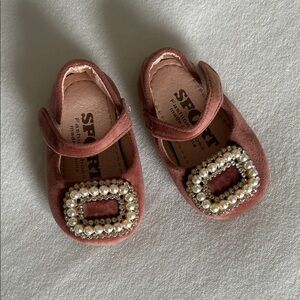 Baby Infant Velvet Blush Embellished Pearl Buckle Dress Shoes